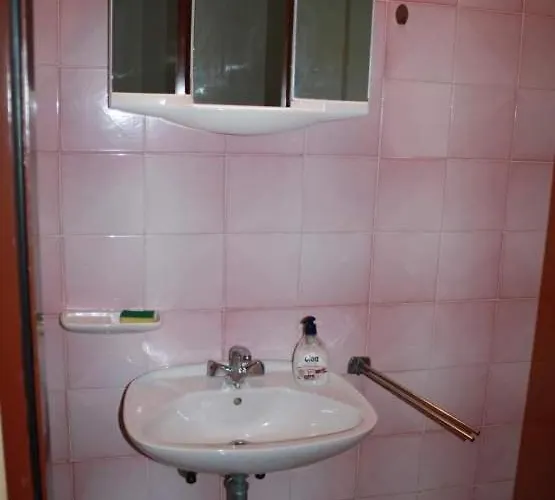 Meri Apartman Lopar